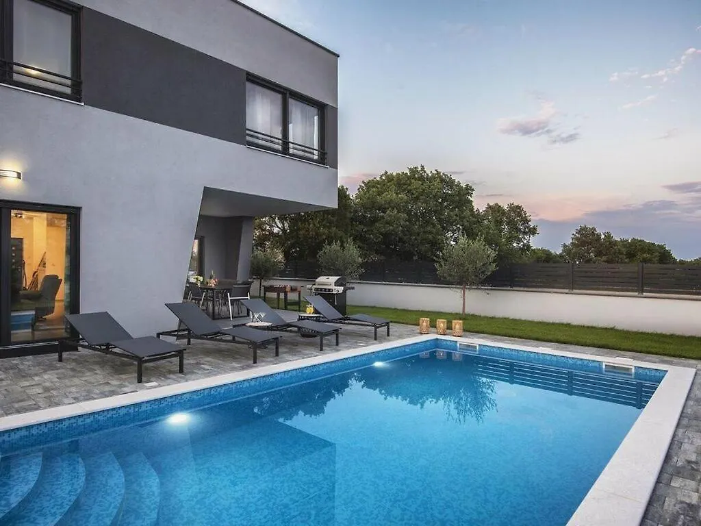Villa Tika Comfortable Holiday Residence Pula