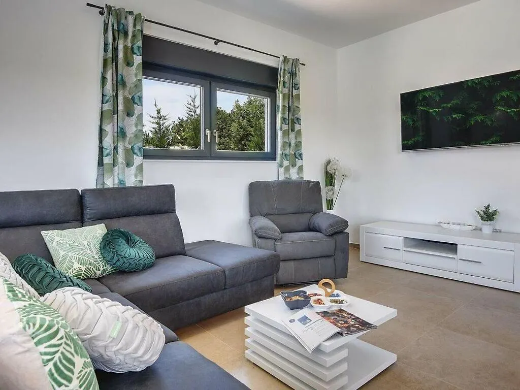 Villa Tika Comfortable Holiday Residence Pula
