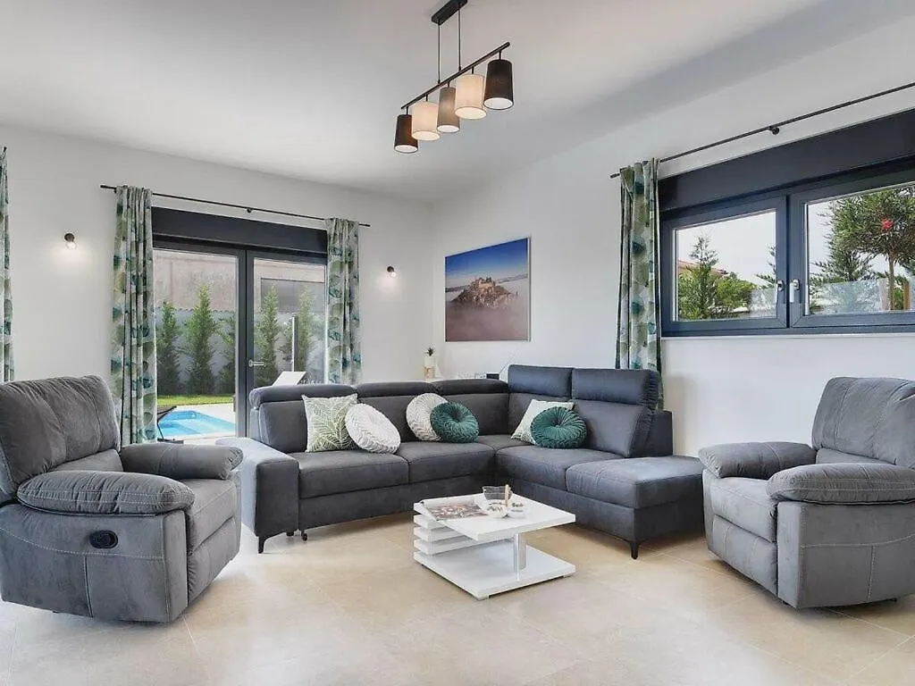 Villa Tika Comfortable Holiday Residence Pula